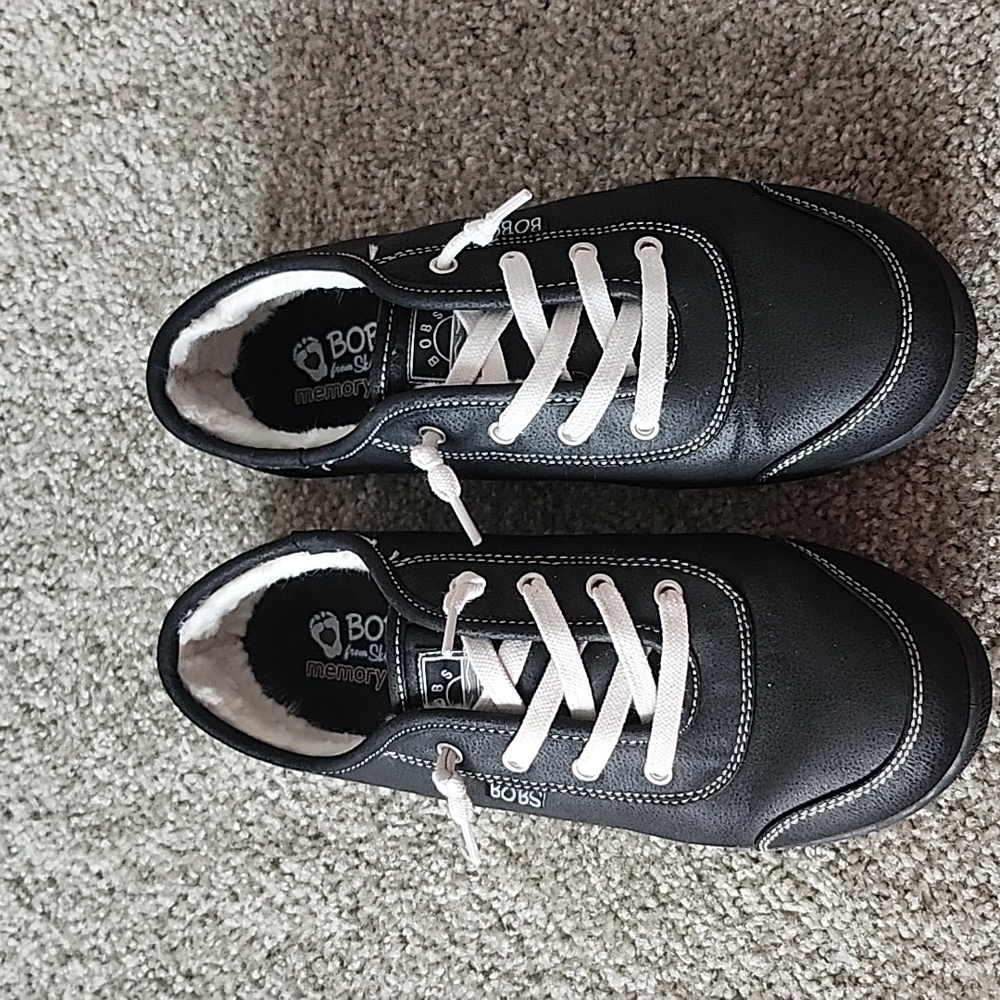 BOBS from Skechers Black B Cute Cozy Kick Faux Fur Lined Sneaker NWOT sz 9